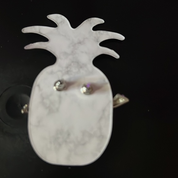 Earrings - Picture 2 of 3